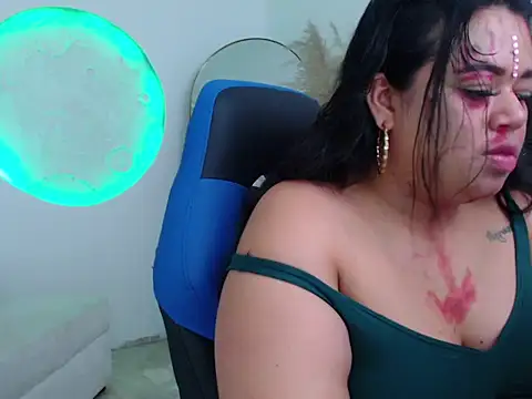 Snapshot of oliviia_cute chatting on November 1, 4:58 am oliviia cute online show from November 1, 4:58 am