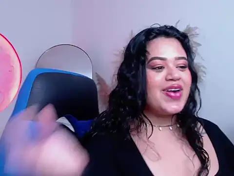 Snapshot of oliviia_cute chatting on November 8, 11:14 pm oliviia cute online show from November 8, 11:14 pm