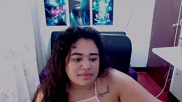 oliviia cute online show from January 17, 1:54 am