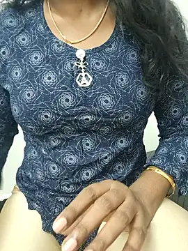 Snapshot of Tamilmallu-duskygirl03 chatting on November 10, 7:40 am Tamilmallu-duskygirl03 online show from November 10, 7:40 am