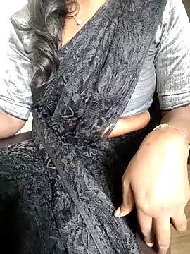 Snapshot of Tamilmallu-duskygirl03 chatting on November 26, 7:09 am Tamilmallu-duskygirl03 online show from November 26, 7:09 am