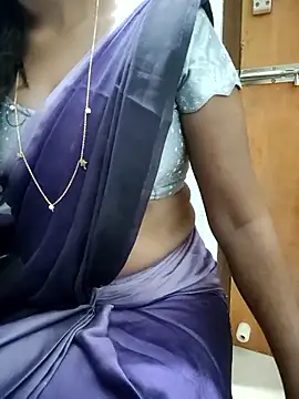 Snapshot of Tamilmallu-duskygirl03 chatting on January 12, 5:56 am Tamilmallu-duskygirl03 online show from January 12, 5:56 am