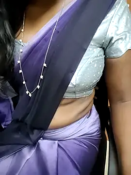 Snapshot of Tamilmallu-duskygirl03 chatting on February 1, 7:29 am Tamilmallu-duskygirl03 online show from February 1, 7:29 am