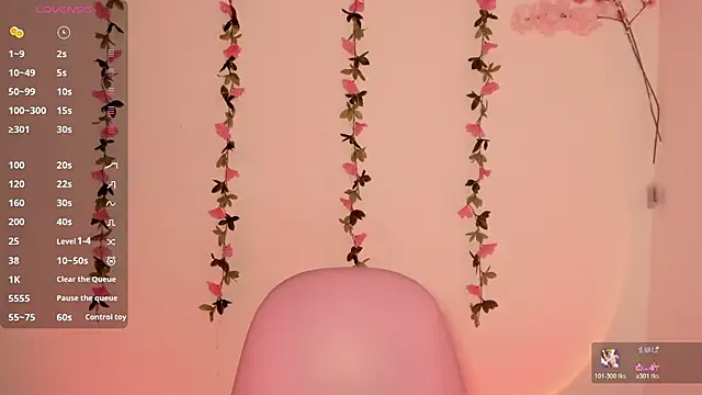 Snapshot of Ashleyroys_111 chatting on April 17, 7:39 pm Ashleyroys 111 online show from April 17, 7:39 pm