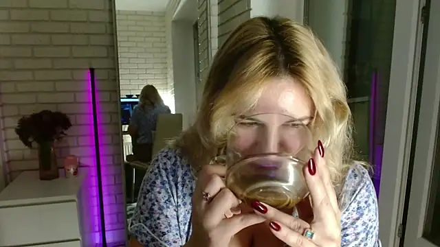 Passion-Blondy online show from November 25, 5:46 pm