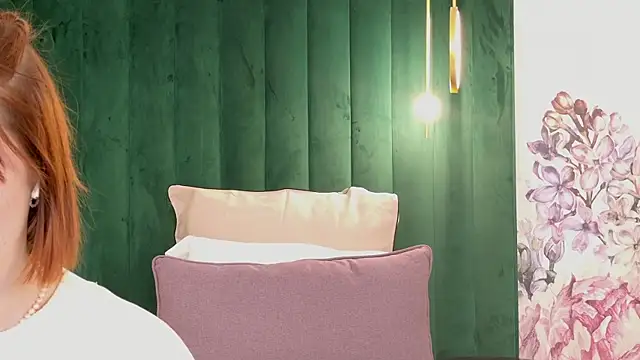 ClaireMathis online show from March 31, 2:39 pm