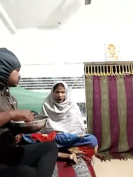 funnight4ubaby8456 online show from January 15, 6:33 pm