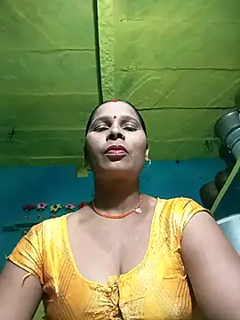 Snapshot of Rt_shreya chatting on October 25, 4:57 pm Rt shreya online show from October 25, 4:57 pm