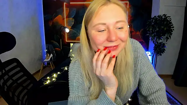 scent  of woman online show from February 3, 6:22 am