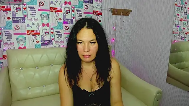 Snapshot of Victoria_Panther chatting on October 11, 1:27 am Victoria Panther online show from October 11, 1:27 am