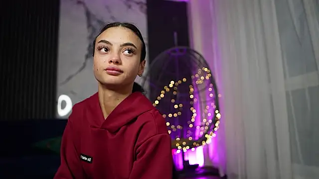 RachelRavee online show from November 21, 5:06 am