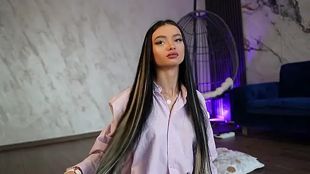 RachelRavee online show from March 13, 5:25 am