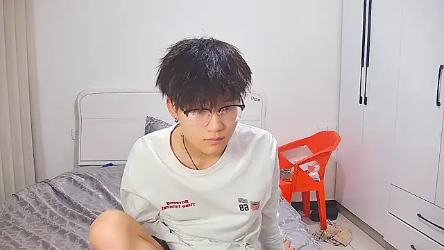 KK-cuteboy online show from June 9, 11:33 am