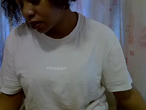 Snapshot of JuicyLipsXx1 chatting on October 12, 11:42 am JuicyLipsXx1 online show from October 12, 11:42 am