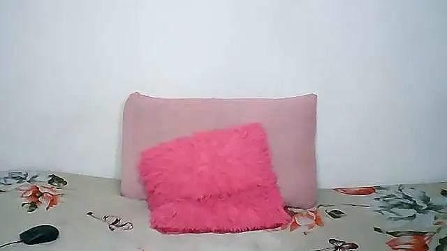 Snapshot of JuicyLipsXx1 chatting on October 20, 8:20 pm JuicyLipsXx1 online show from October 20, 8:20 pm