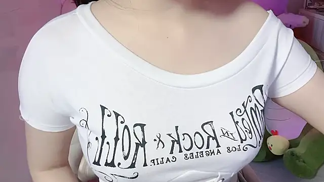 Snapshot of BeChinh_Lee chatting on March 18, 4:59 am BeChinh Lee online show from March 18, 4:59 am