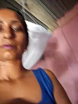 Snapshot of dreamerrrrr1 chatting on October 11, 7:23 pm dreamerrrrr1 online show from October 11, 7:23 pm