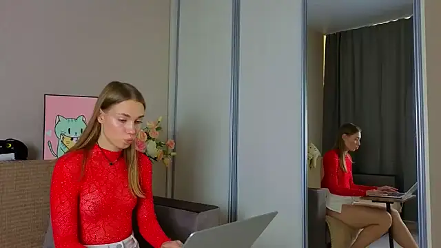 ElizaPurrr online show from October 20, 11:10 am