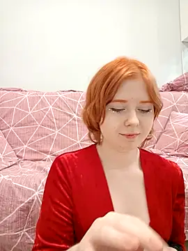 Snapshot of HoneyErica chatting on October 18, 9:59 pm HoneyErica online show from October 18, 9:59 pm