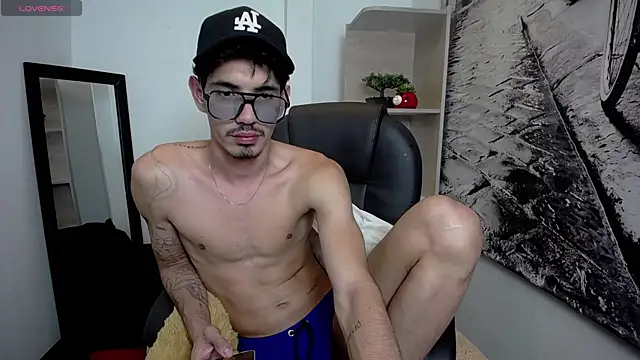 fabrizzio Monti online show from April 9, 2:44 am