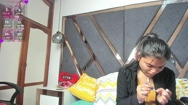 Snapshot of KimiAnal chatting on October 11, 12:58 pm KimiAnal online show from October 11, 12:58 pm