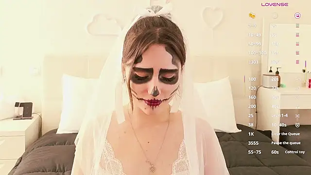 MoonliteDiva online show from October 31, 6:25 am