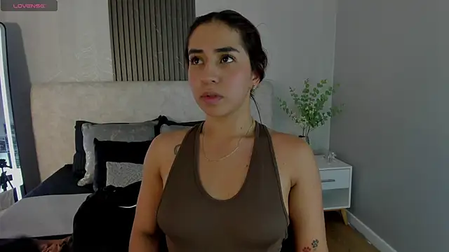 Vittoria Conti  online show from June 11, 5:33 pm