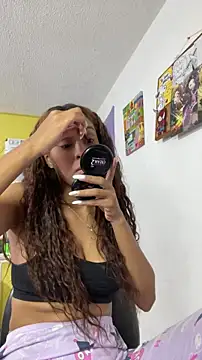 Snapshot of thepicis chatting on April 10, 12:16 am thepicis online show from April 10, 12:16 am