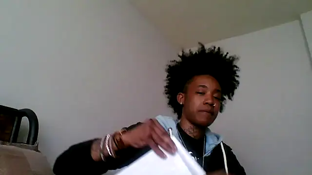 Snapshot of dezzidavill chatting on April 8, 12:16 pm dezzidavill online show from April 8, 12:16 pm