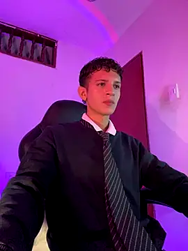 tylernova online show from November 6, 4:02 am