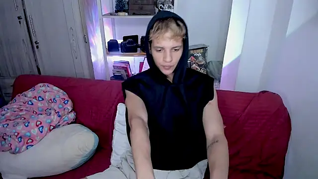 tylernova online show from January 9, 2:58 am