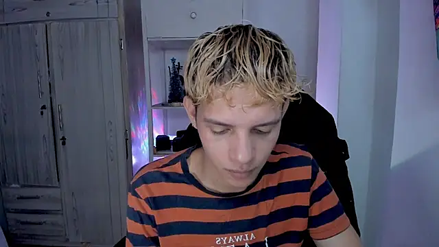 tylernova online show from January 15, 3:33 am