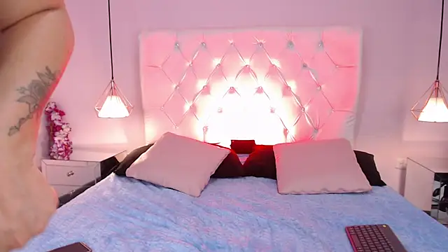 Snapshot of Bubbiecherry chatting on October 22, 7:46 pm Bubbiecherry online show from October 22, 7:46 pm