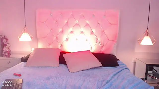 Snapshot of Bubbiecherry chatting on October 24, 8:16 pm Bubbiecherry online show from October 24, 8:16 pm