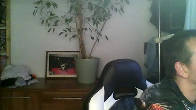 Snapshot of Macknow chatting on October 11, 5:39 am Macknow online show from October 11, 5:39 am