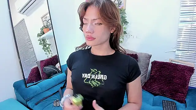 KassMonroe online show from January 7, 8:55 pm