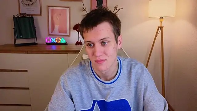 hun1er steele online show from October 17, 2:19 pm