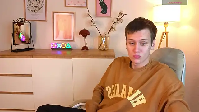 hun1er steele online show from October 18, 2:29 pm