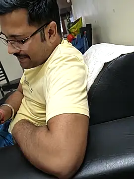 Snapshot of Yogesh_89 chatting on October 9, 12:52 am Yogesh 89 online show from October 9, 12:52 am