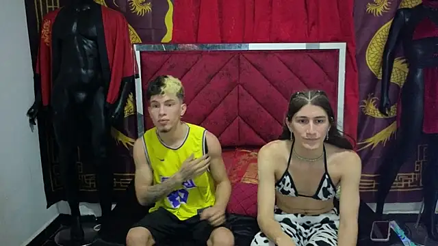 Snapshot of Pride_couple chatting on October 8, 11:35 pm Pride couple online show from October 8, 11:35 pm