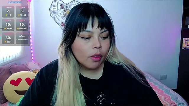EllieMoonX online show from April 25, 9:12 pm