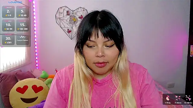 EllieMoonX online show from April 27, 9:57 pm