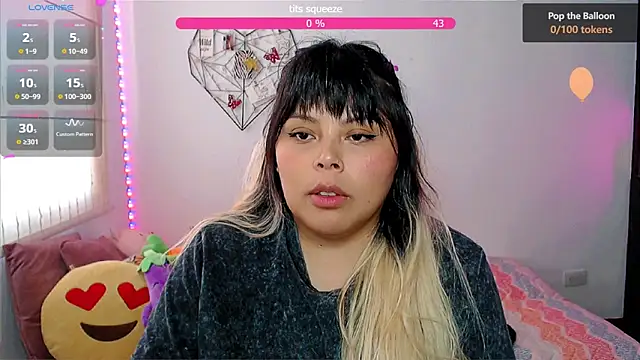 EllieMoonX online show from May 6, 10:04 pm
