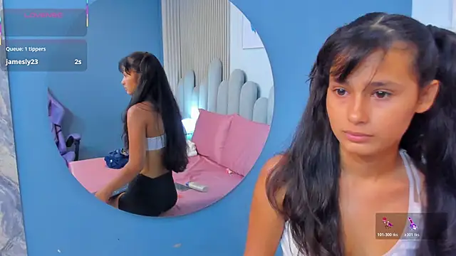 luly dreams online show from April 24, 11:56 am