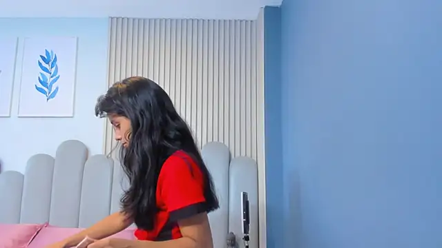 luly dreams online show from June 12, 11:31 am