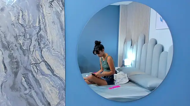 luly dreams online show from June 19, 11:47 am