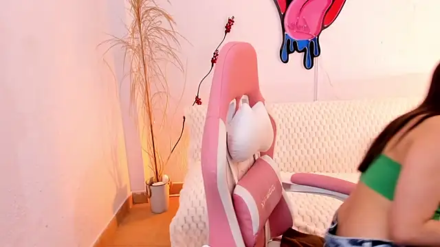 EmmaMyers1 online show from February 4, 9:42 pm