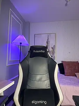 HoneyMollyX online show from February 18, 1:07 pm