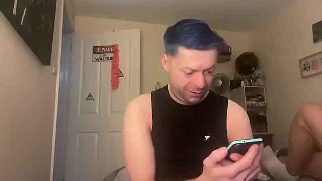 Snapshot of DelayedAnalog720 chatting on December 18, 2:45 pm DelayedAnalog720 online show from December 18, 2:45 pm