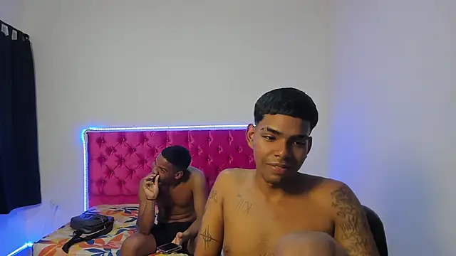 Snapshot of isaac_master77 chatting on March 31, 9:37 pm isaac master77 online show from March 31, 9:37 pm